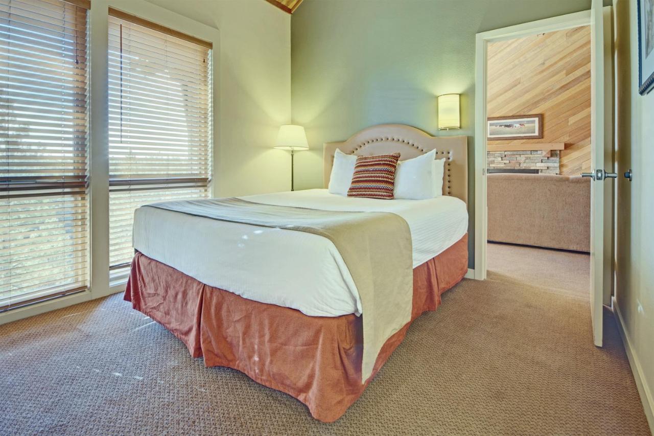 Seventh Mountain Resort Deschutes River Woods Bagian luar foto