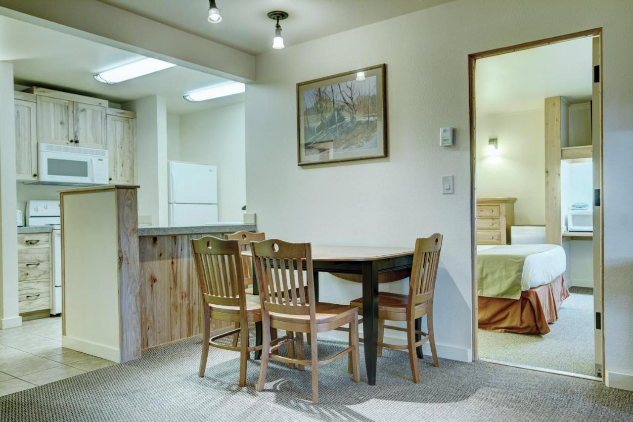 Seventh Mountain Resort Deschutes River Woods Bagian luar foto